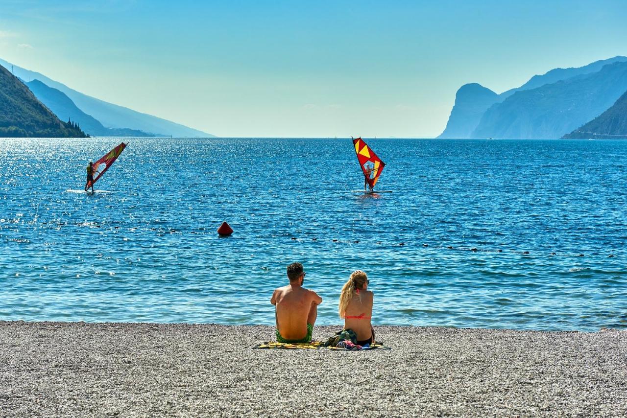 Hotel Lido Blu - Surf & Bike Torbole Sul Garda Bagian luar foto