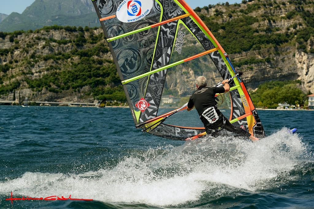 Hotel Lido Blu - Surf & Bike Torbole Sul Garda Bagian luar foto