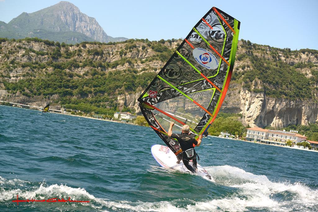 Hotel Lido Blu - Surf & Bike Torbole Sul Garda Bagian luar foto