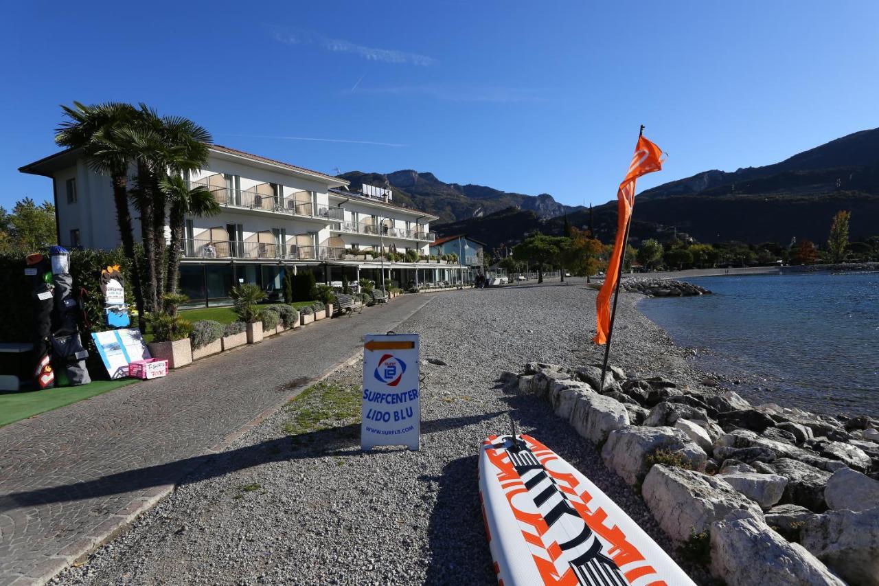 Hotel Lido Blu - Surf & Bike Torbole Sul Garda Bagian luar foto