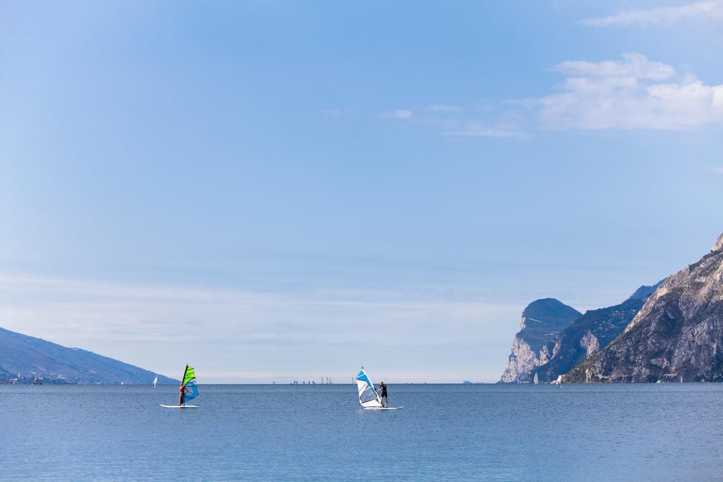 Hotel Lido Blu - Surf & Bike Torbole Sul Garda Bagian luar foto