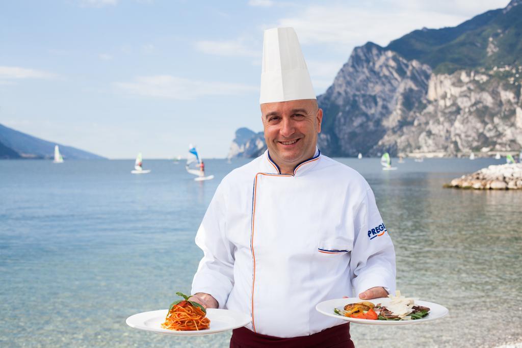 Hotel Lido Blu - Surf & Bike Torbole Sul Garda Bagian luar foto