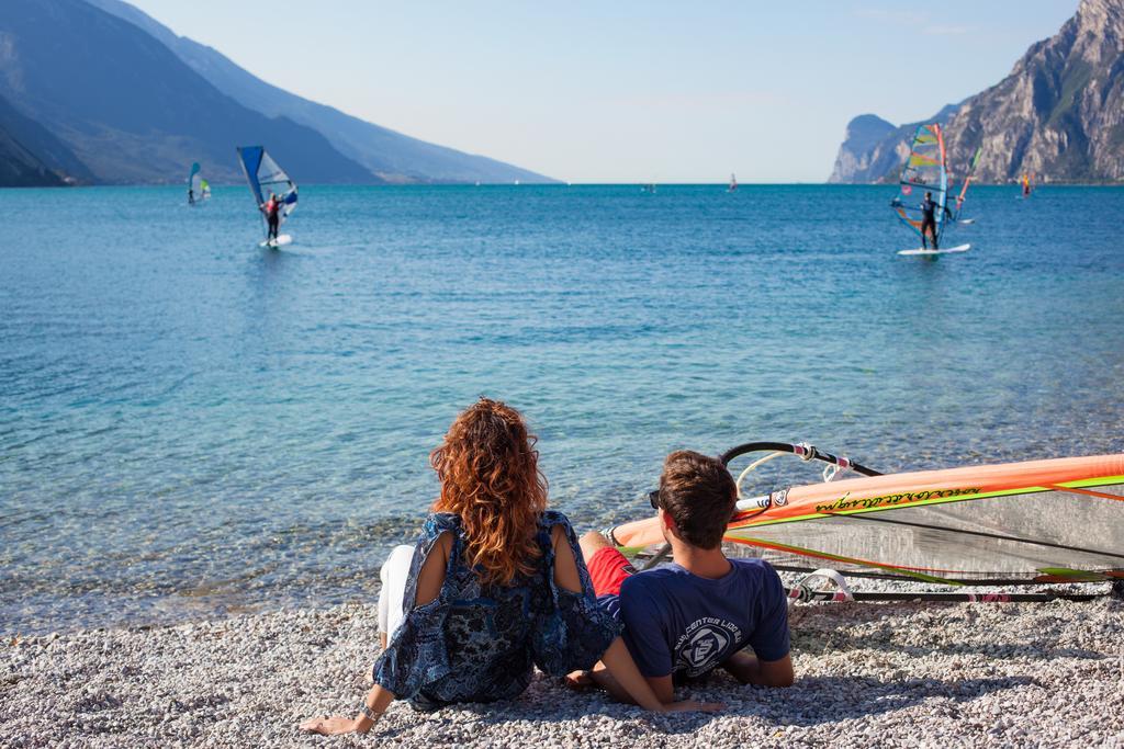 Hotel Lido Blu - Surf & Bike Torbole Sul Garda Bagian luar foto
