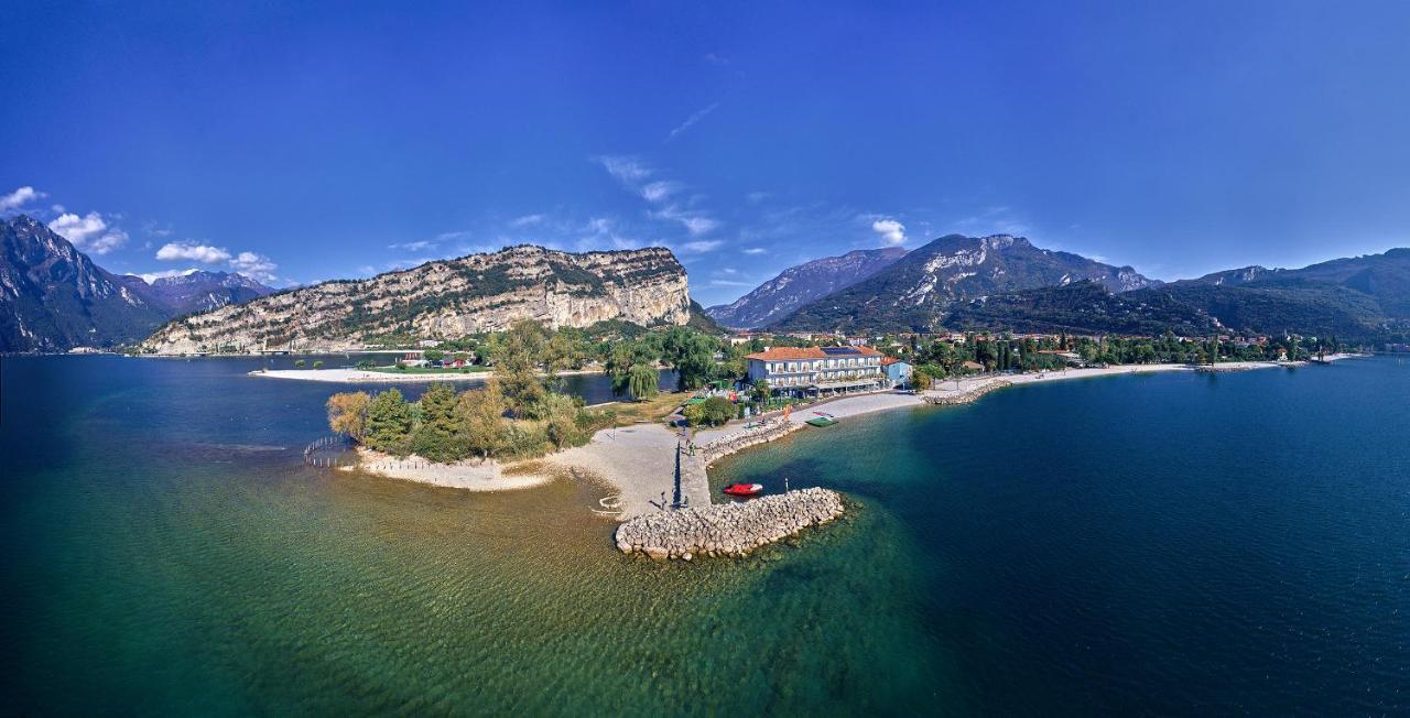 Hotel Lido Blu - Surf & Bike Torbole Sul Garda Bagian luar foto